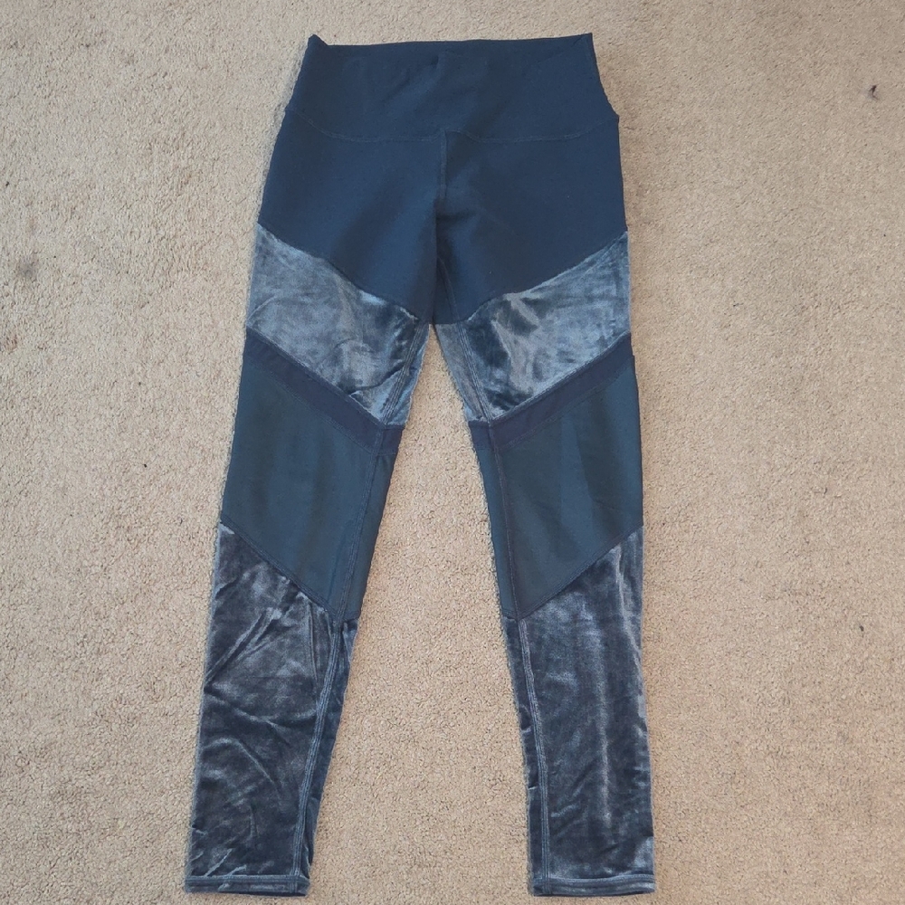 🔥ALO Blue Velvet and SheerLeggings